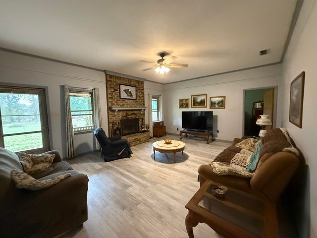 587 HEMLOCK RD, Gilmer, TX 75644