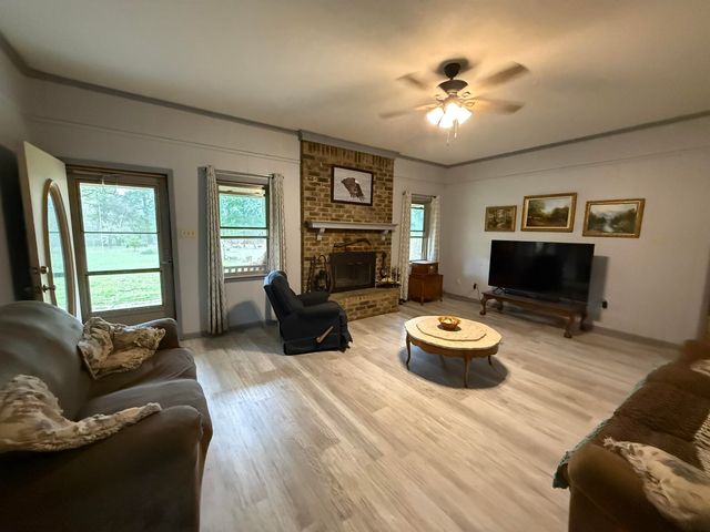 587 HEMLOCK RD, Gilmer, TX 75644