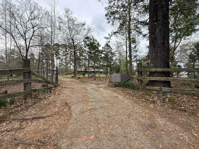 587 HEMLOCK RD, Gilmer, TX 75644