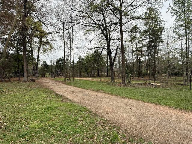 587 HEMLOCK RD, Gilmer, TX 75644