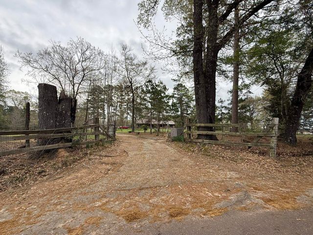 587 HEMLOCK RD, Gilmer, TX 75644