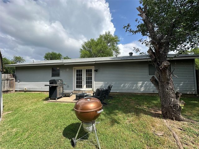 1602 Sagebrush DR, Round Rock, TX 78681