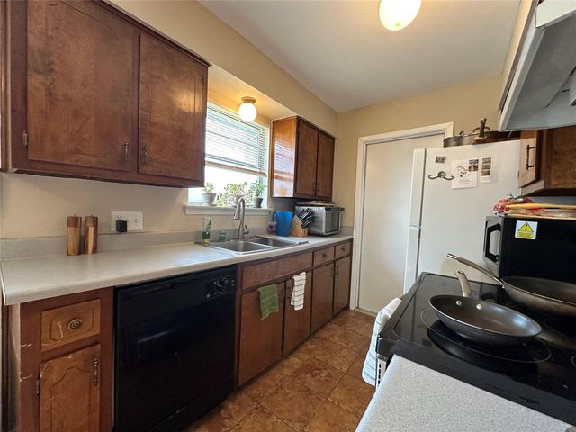 1602 Sagebrush DR, Round Rock, TX 78681
