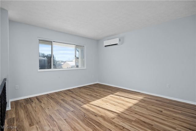 134 California Avenue, Elyria, OH 44035