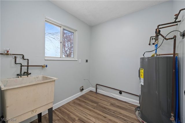 134 California Avenue, Elyria, OH 44035