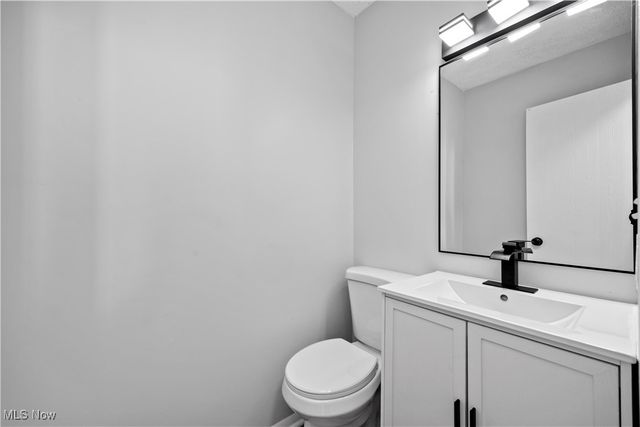 134 California Avenue, Elyria, OH 44035