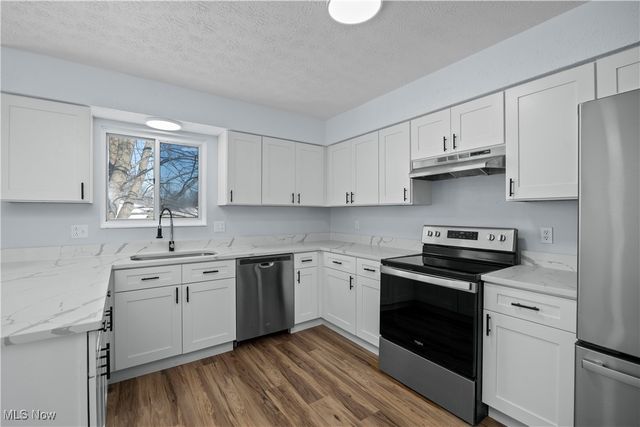 134 California Avenue, Elyria, OH 44035