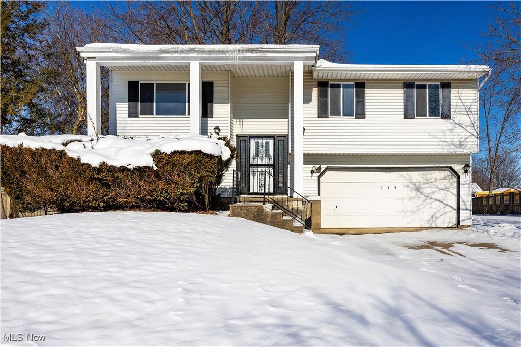 134 California Avenue, Elyria, OH 44035