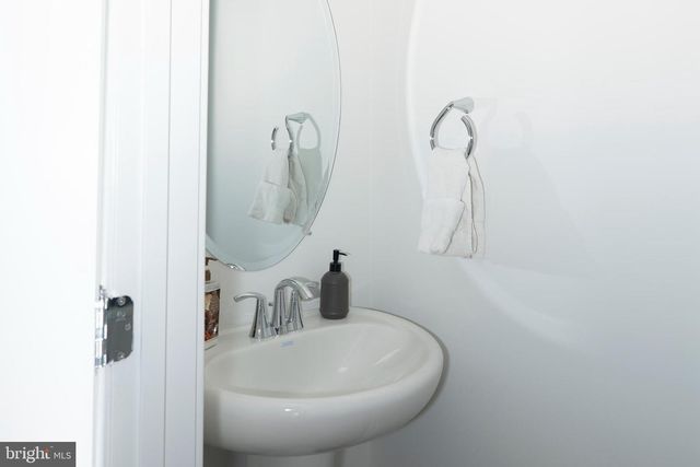 16132 FREDERICK RD, Rockville, MD 20850