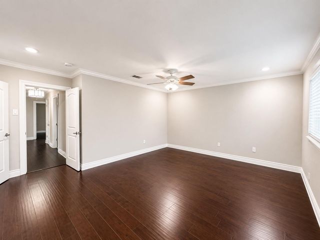 5802 W Bellfort Avenue, Houston, TX 77035