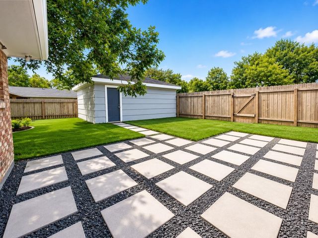 5802 W Bellfort Avenue, Houston, TX 77035