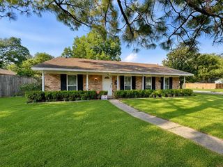 5802 W Bellfort Avenue, Houston, TX 77035