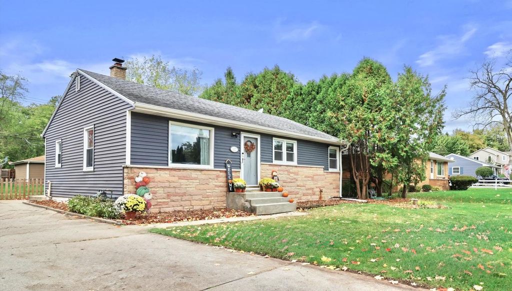 1627 South 170th Street, New Berlin, WI 53151