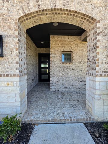 708 Treaty Oak Drive, Lewisville, TX 75056