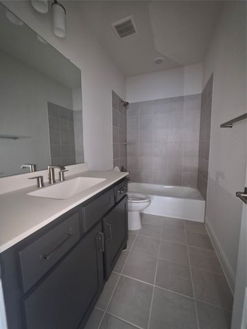 708 Treaty Oak Drive, Lewisville, TX 75056
