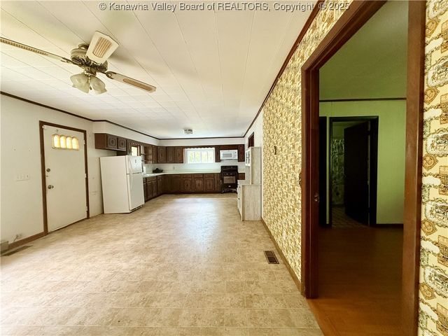 1749 Chapps Fork Road, Charleston, WV 25312