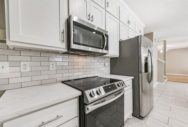 1018 S Wellsford Drive, Pearland, TX 77584