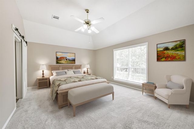 1018 S Wellsford Drive, Pearland, TX 77584
