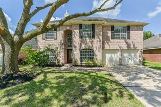 1018 S Wellsford Drive, Pearland, TX 77584