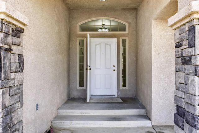 6517 E Amherst Avenue, Fresno, CA 93727