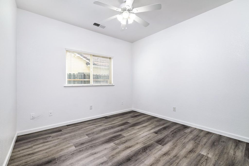 Image 19 of property listing at 6517 E Amherst Avenue, Fresno, CA 93727