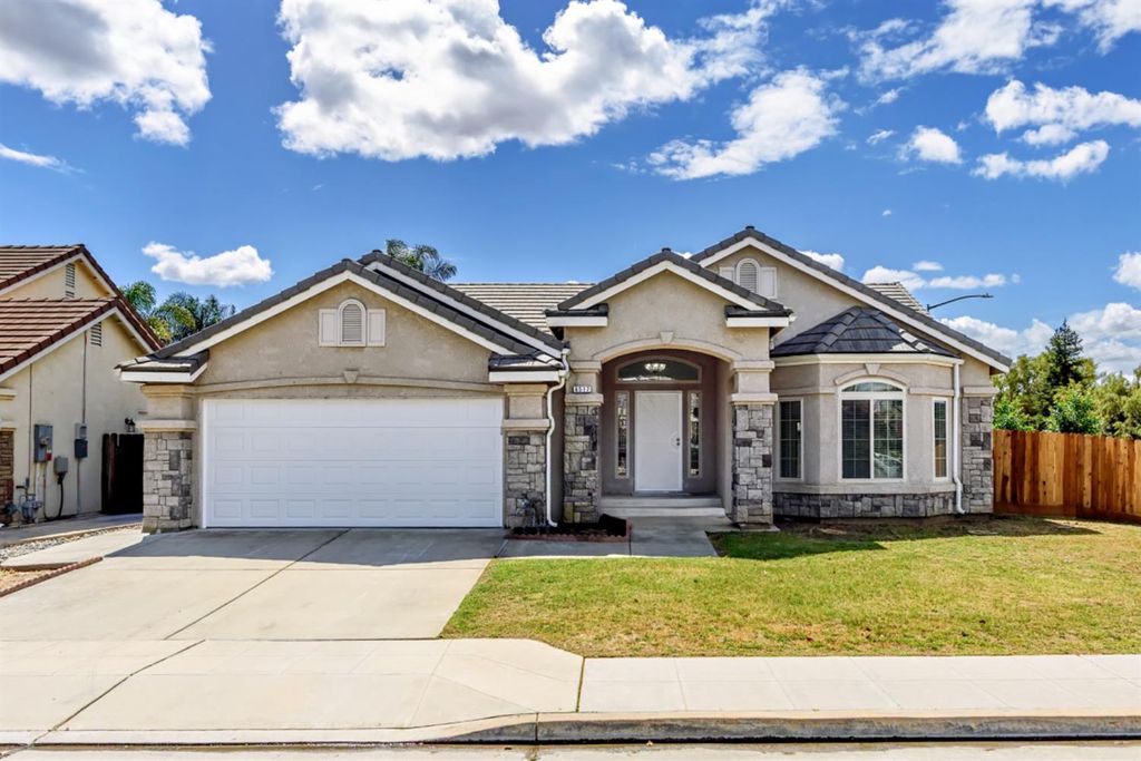Image 2 of property listing at 6517 E Amherst Avenue, Fresno, CA 93727