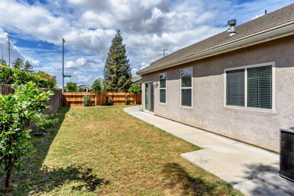 Image 23 of property listing at 6517 E Amherst Avenue, Fresno, CA 93727