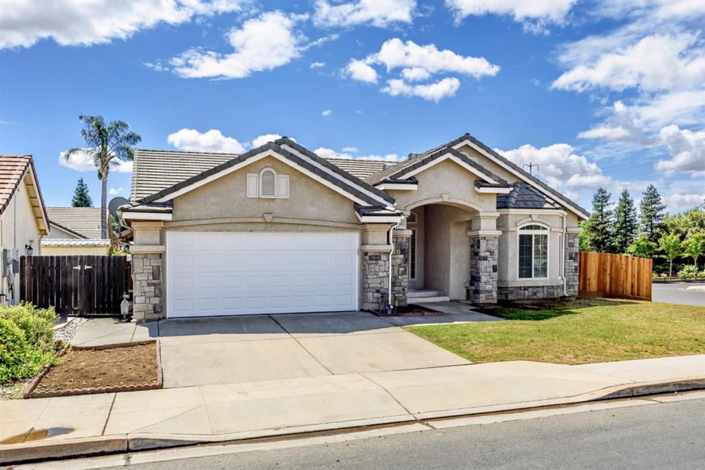 Image 3 of property listing at 6517 E Amherst Avenue, Fresno, CA 93727