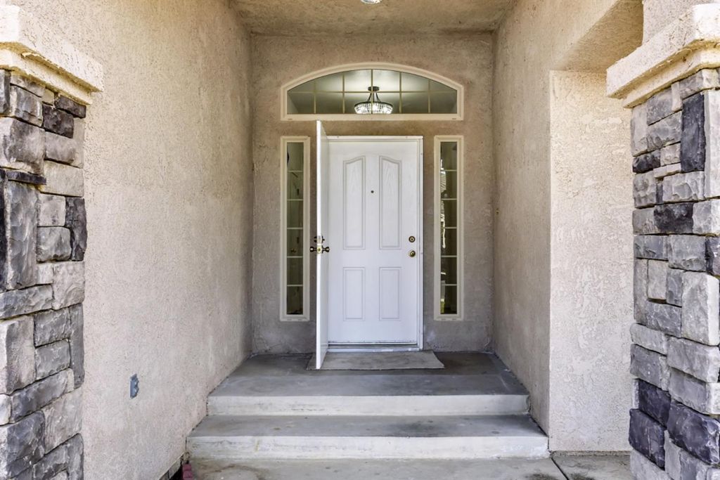 Image 4 of property listing at 6517 E Amherst Avenue, Fresno, CA 93727