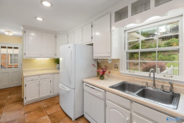 1406 Woodmont Avenue, Huntsville, AL 35801