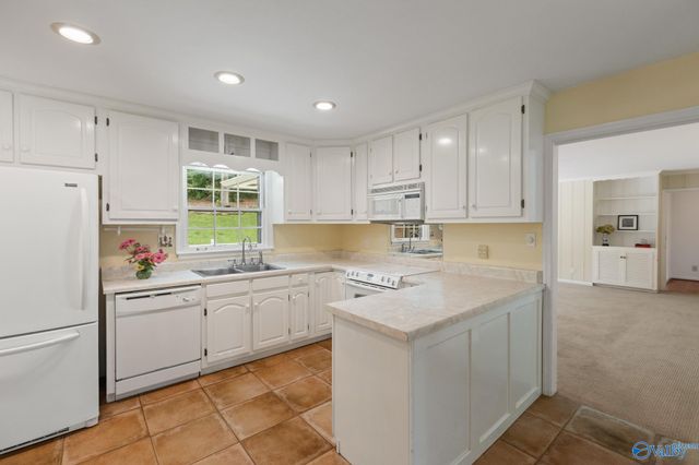1406 Woodmont Avenue, Huntsville, AL 35801
