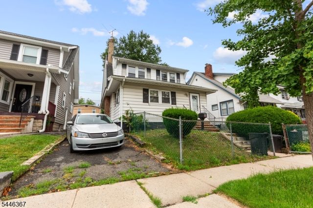 37 Newfield St, East Orange City, NJ 07017
