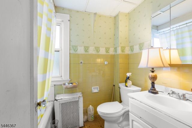 37 Newfield St, East Orange City, NJ 07017