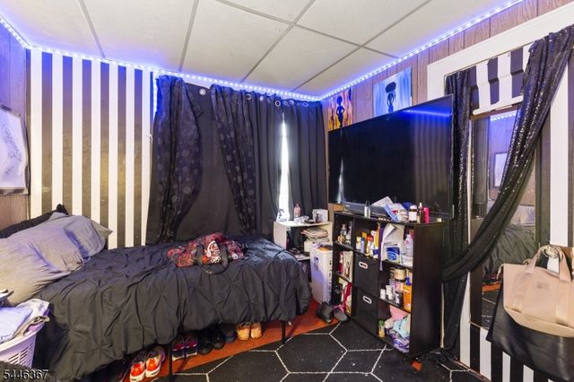 37 Newfield St, East Orange City, NJ 07017