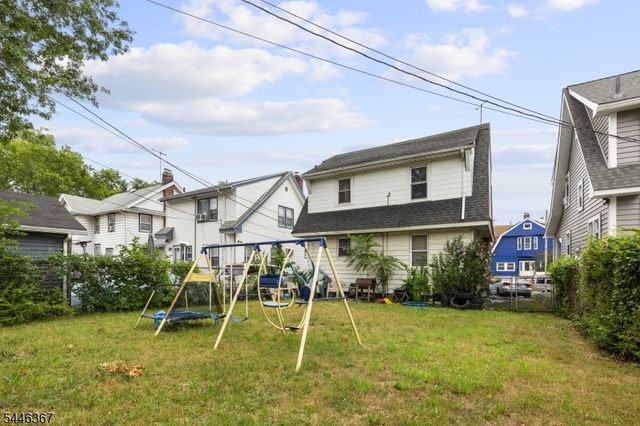 37 Newfield St, East Orange City, NJ 07017