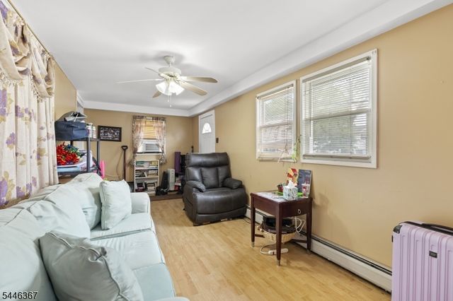 37 Newfield St, East Orange City, NJ 07017