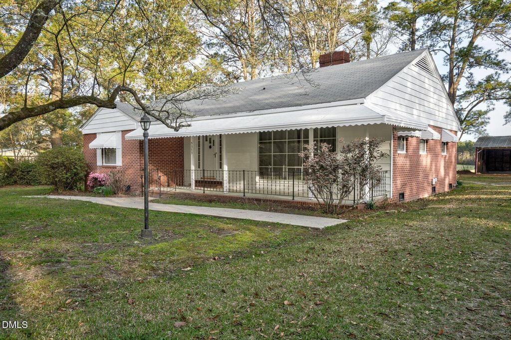 5333 Weaver Road, Elm City, NC 27822