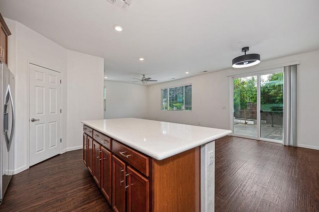 6130 Mehrten Cir, Rocklin, CA 95765