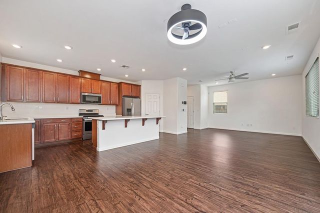 6130 Mehrten Cir, Rocklin, CA 95765