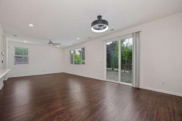 6130 Mehrten Cir, Rocklin, CA 95765