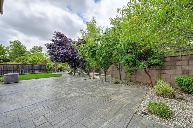 6130 Mehrten Cir, Rocklin, CA 95765