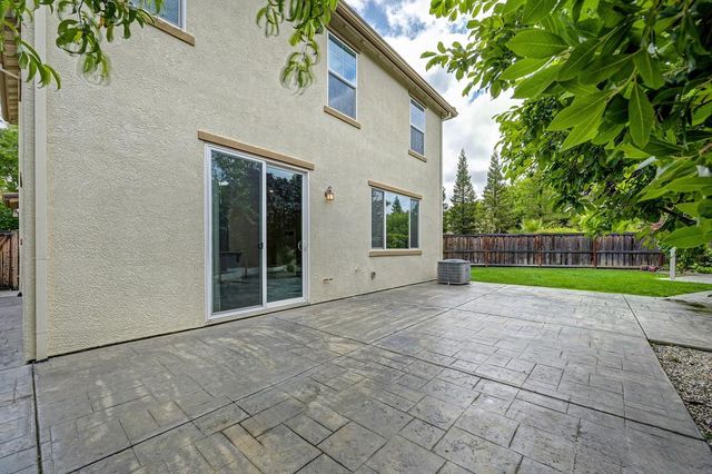 6130 Mehrten Cir, Rocklin, CA 95765