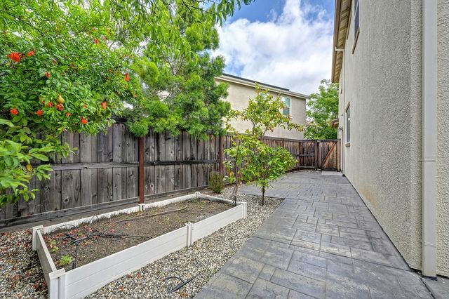 6130 Mehrten Cir, Rocklin, CA 95765
