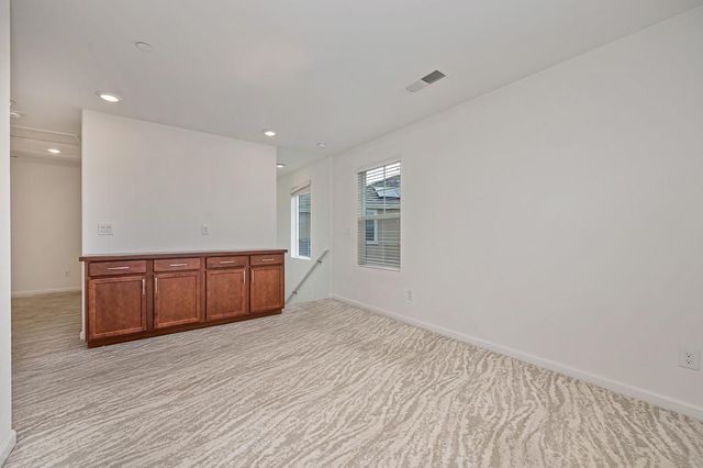 6130 Mehrten Cir, Rocklin, CA 95765