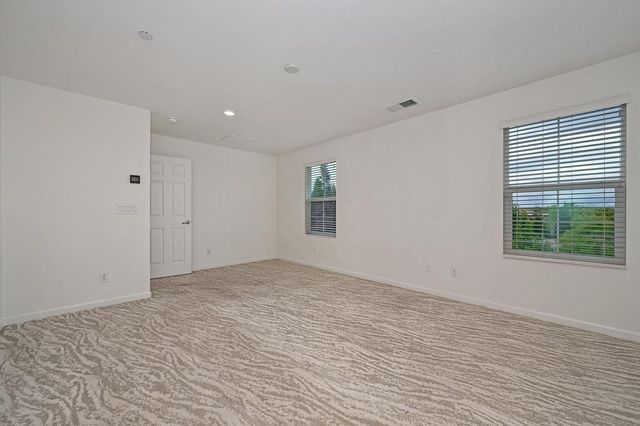6130 Mehrten Cir, Rocklin, CA 95765