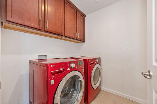6130 Mehrten Cir, Rocklin, CA 95765