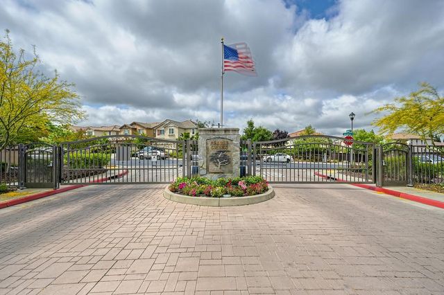 6130 Mehrten Cir, Rocklin, CA 95765