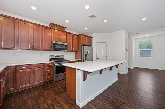 6130 Mehrten Cir, Rocklin, CA 95765
