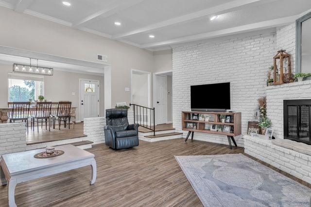 105 E Tulip St, White Oak, TX 75693