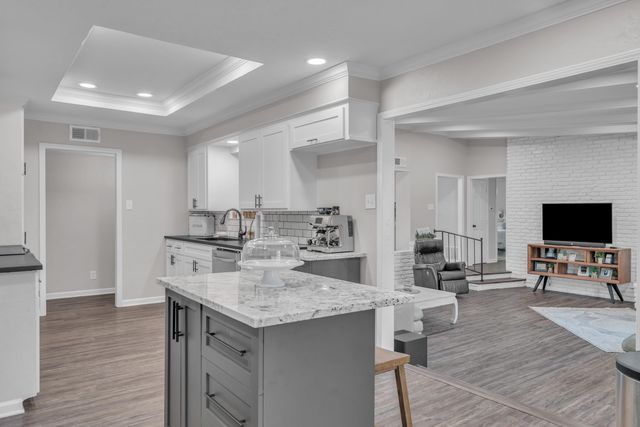 105 E Tulip St, White Oak, TX 75693